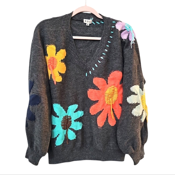 POL Sweaters - NWOT POL Dark Floral V-Neck Sweater Size S Gray Chunky Embroidered Whimsigoth